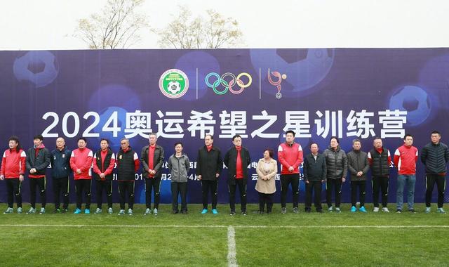 杨若晴淡淡一笑：这也说明这孩子福大命大。